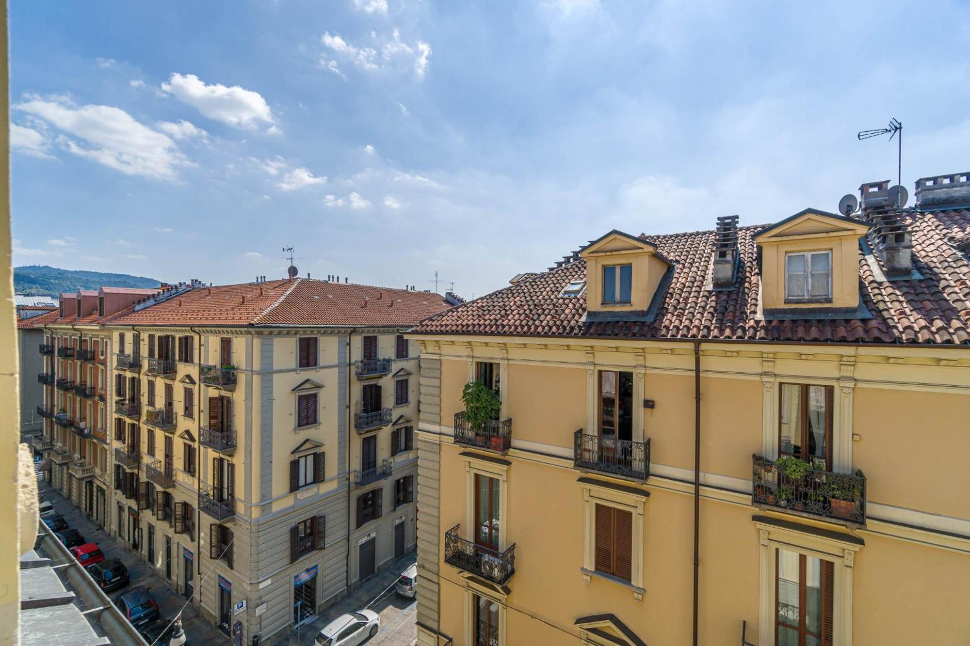 Casa Valeggio Attic Apt Few Steps From Porta Nuova Turim Exterior foto