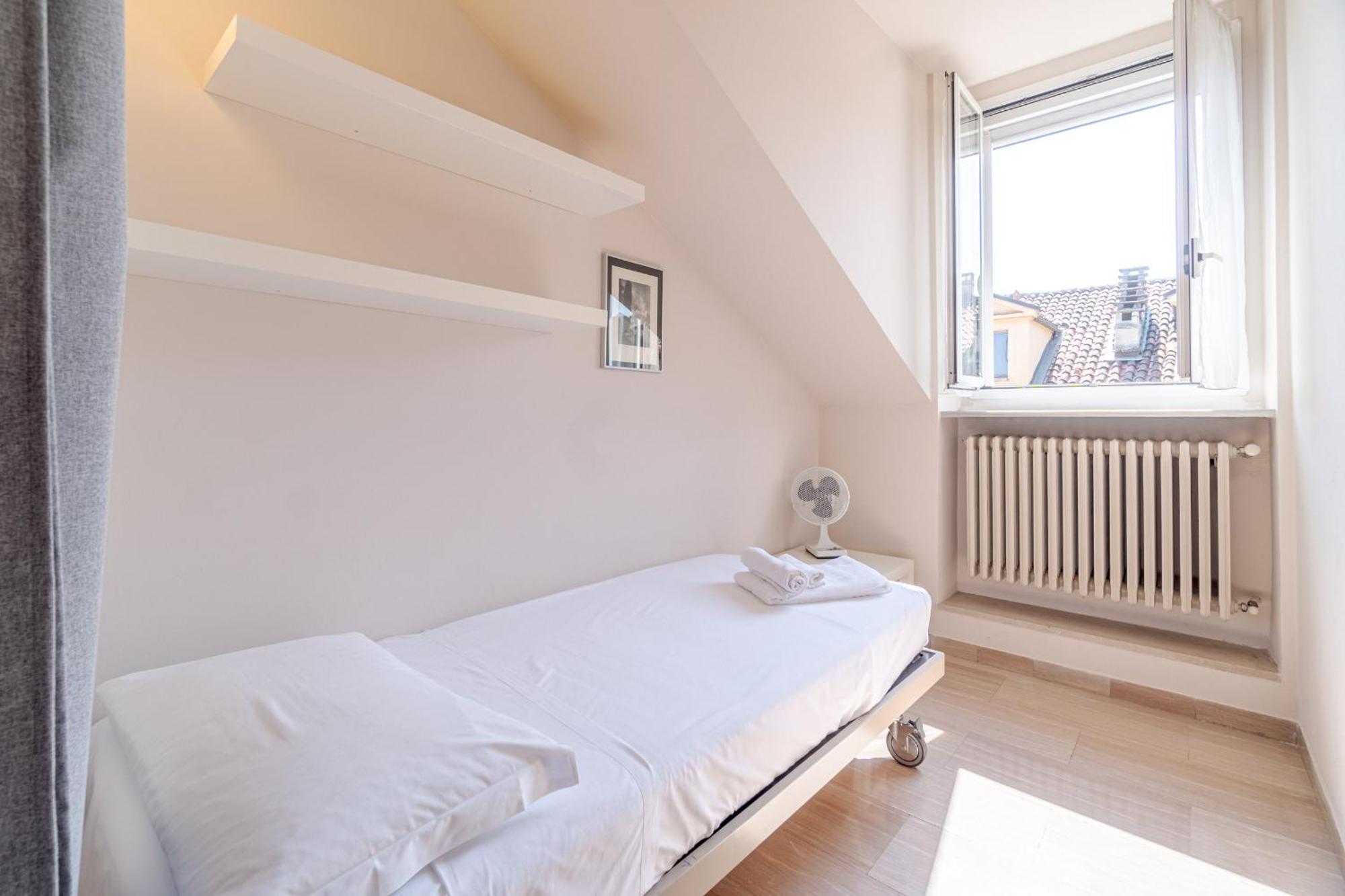 Casa Valeggio Attic Apt Few Steps From Porta Nuova Turim Exterior foto