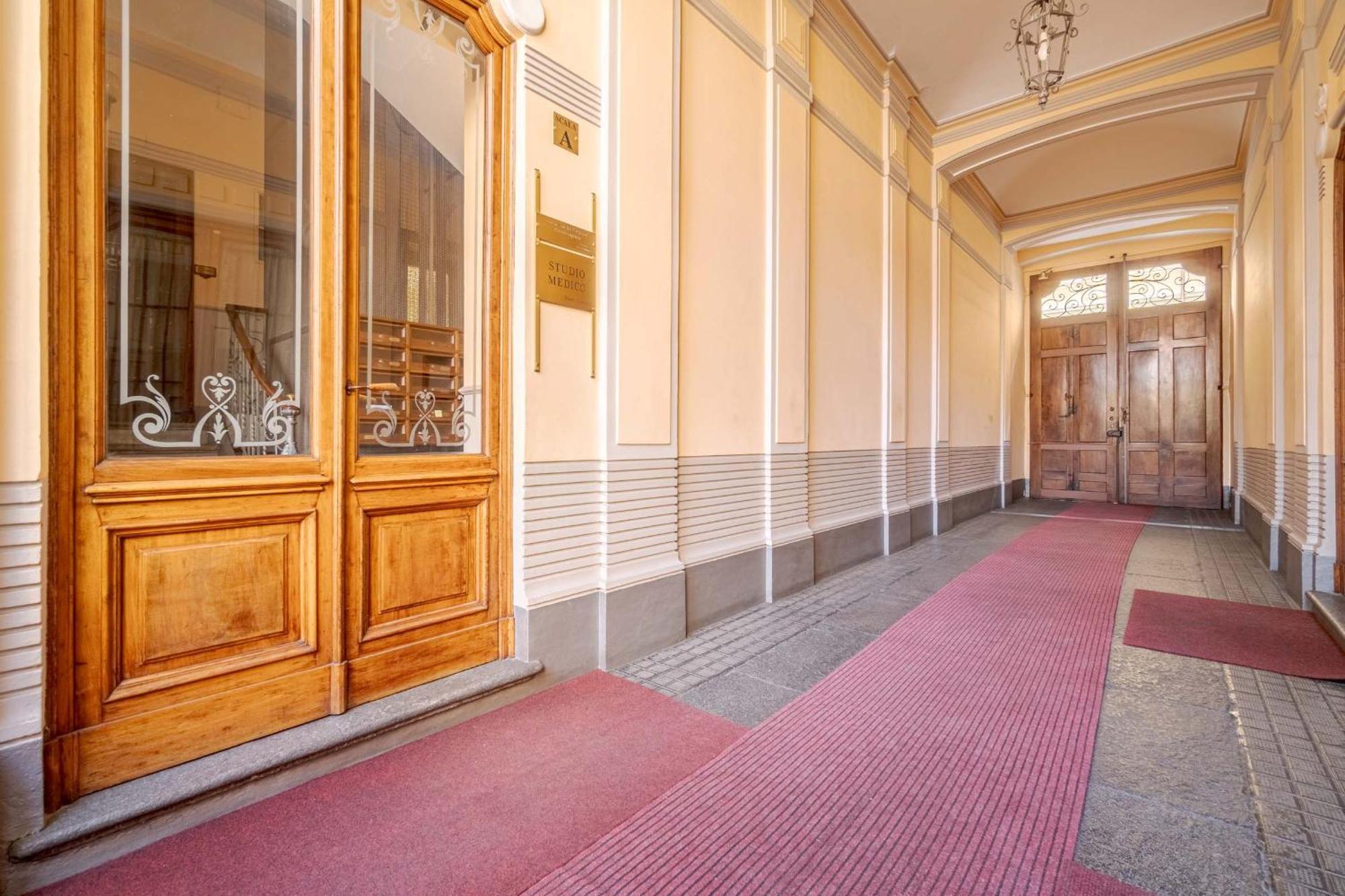 Casa Valeggio Attic Apt Few Steps From Porta Nuova Turim Exterior foto